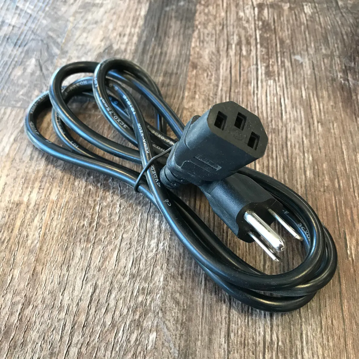 Enail C13 Power Cord 1