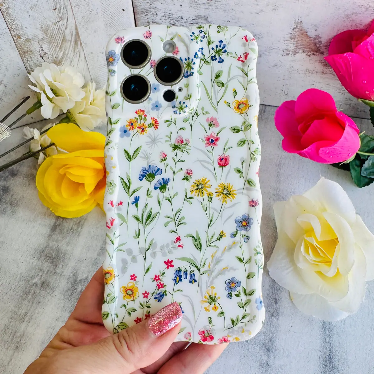 Wildflowers Wavy Luxe Magsafe Case For Iphone 1