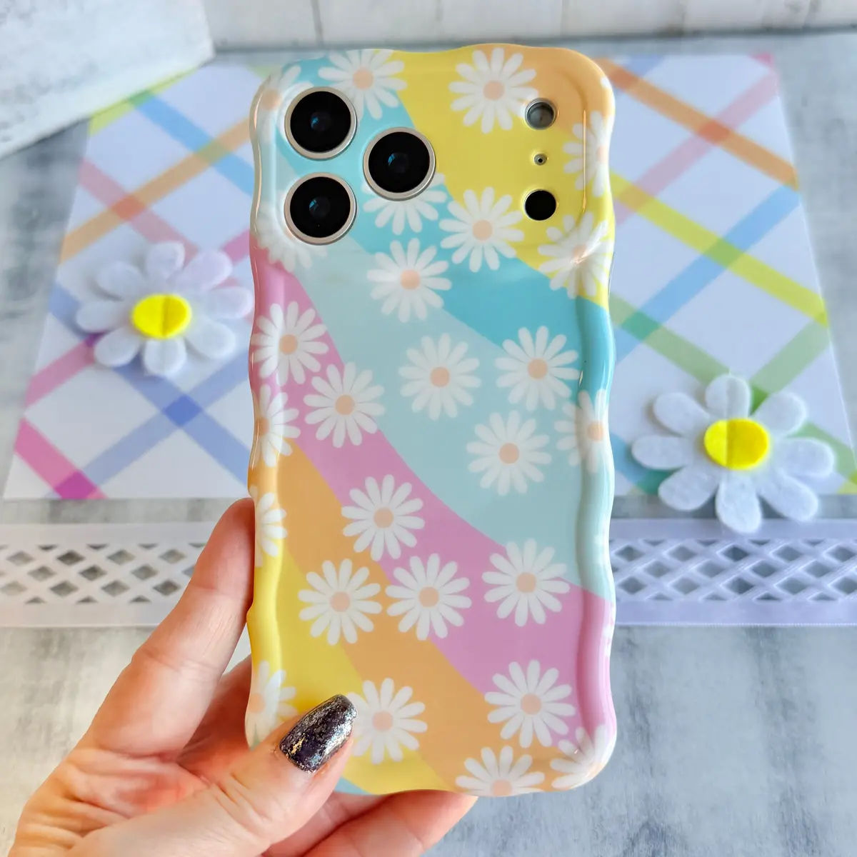 Daisy Dream Wavy Luxe Magsafe Case For Iphone 1
