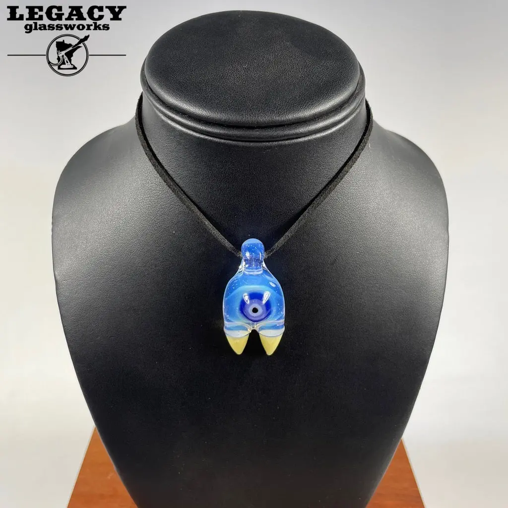 Elbo Claw Pendant 1