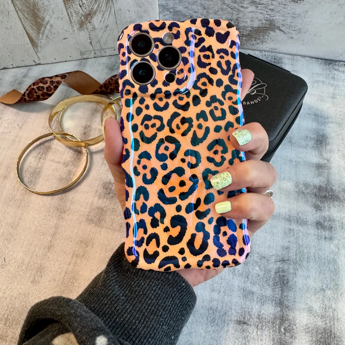 Safari Chic Wavy Luxe Magsafe Case For Iphone 1