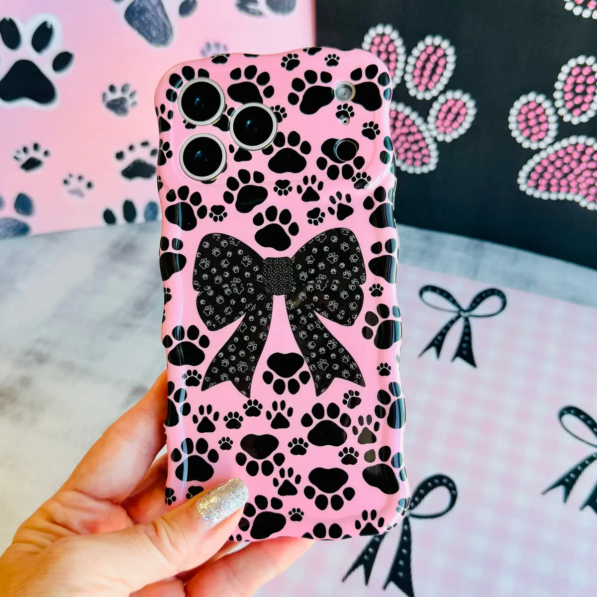 Pretty Little Paws Wavy Luxe Magsafe Case For Iphone 1