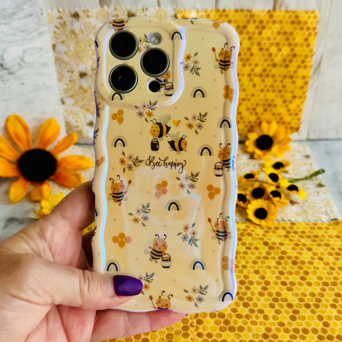 Bee Happy Wavy Luxe Magsafe Case For Iphone 1