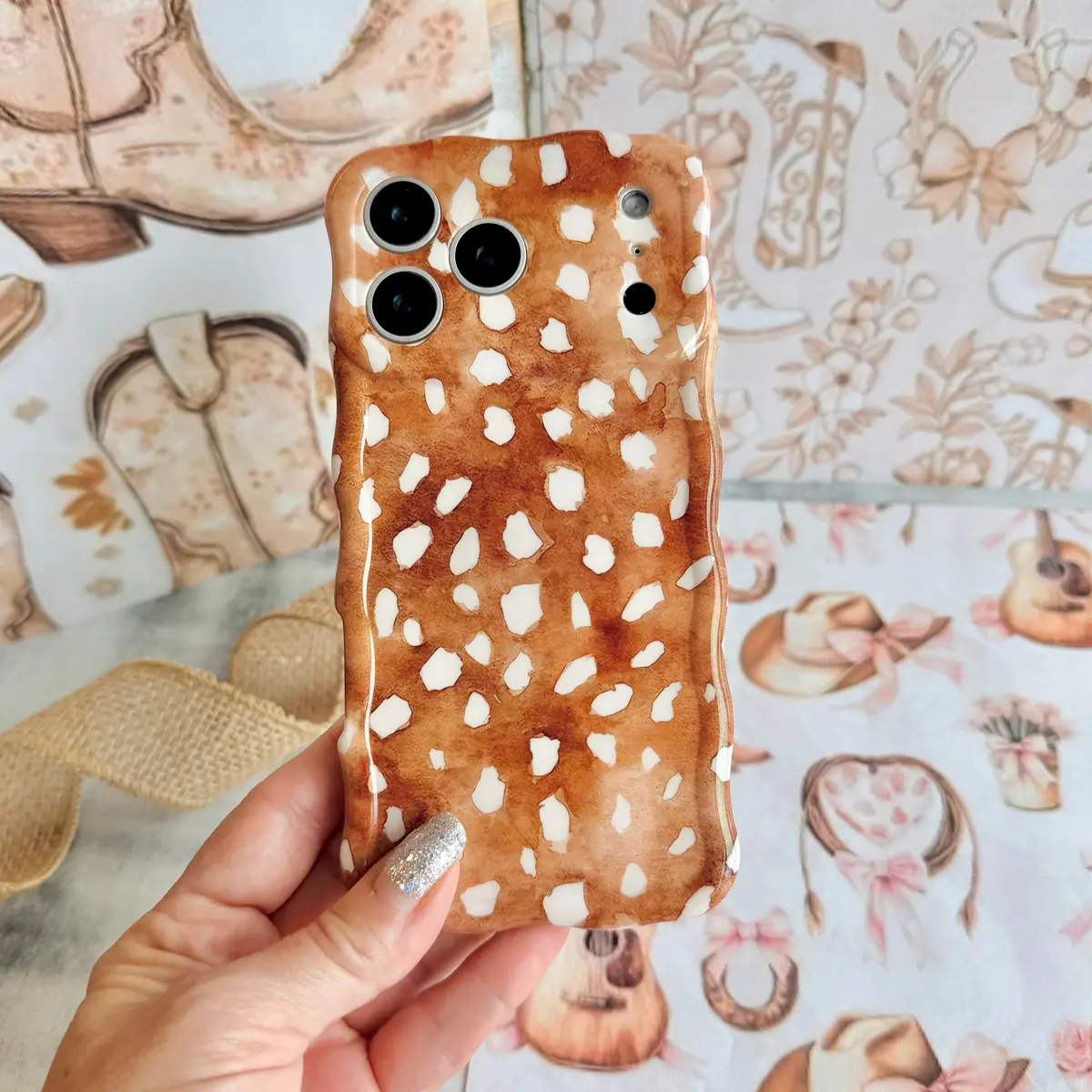 Whiskey Fawn Wavy Luxe Magsafe Case For Iphone 1