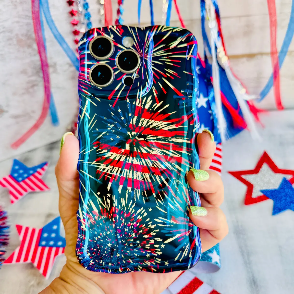 Usa Fireworks Wavy Luxe Magsafe Case For Iphone 1