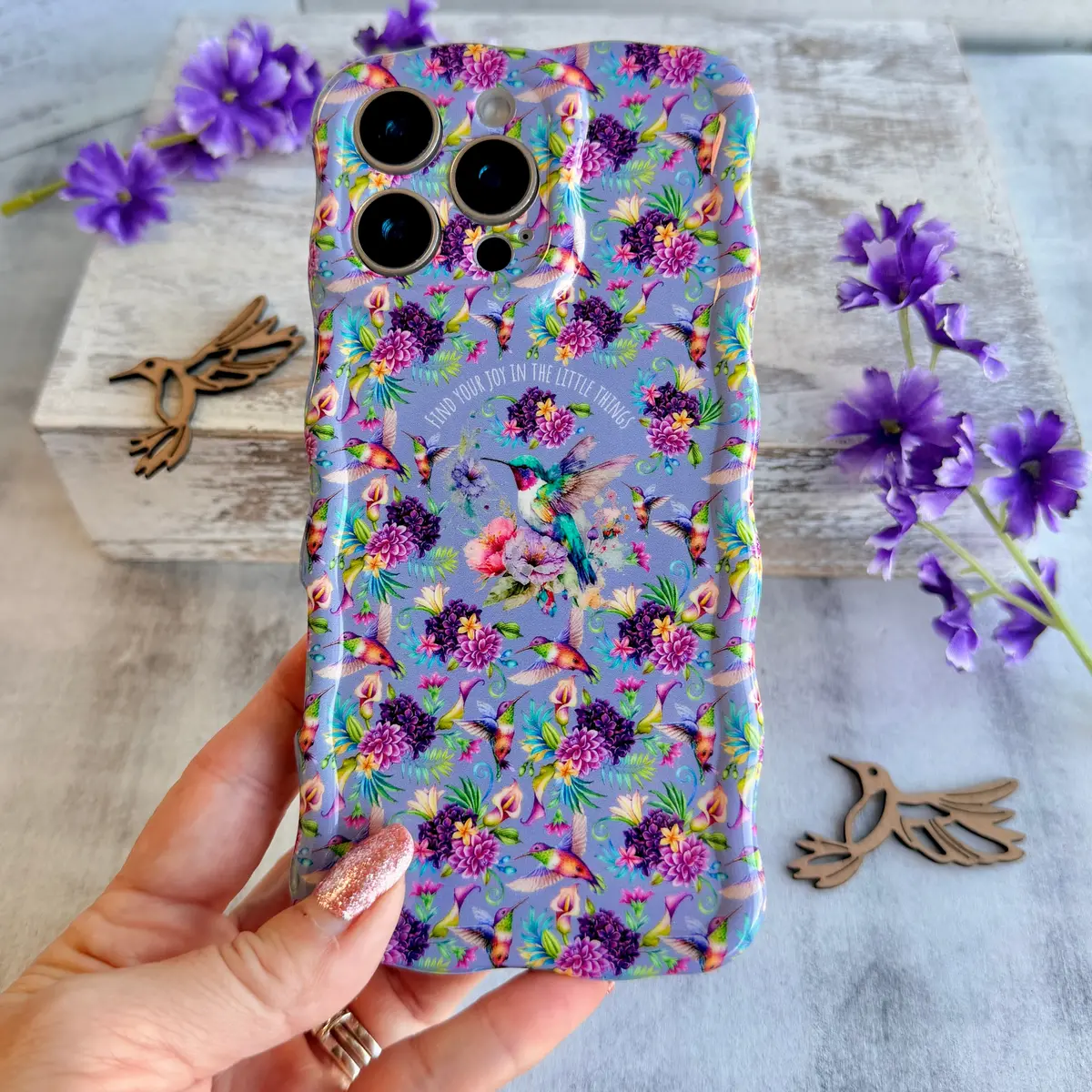 Hummingbird Bliss Wavy Luxe Magsafe Case For Iphone 1