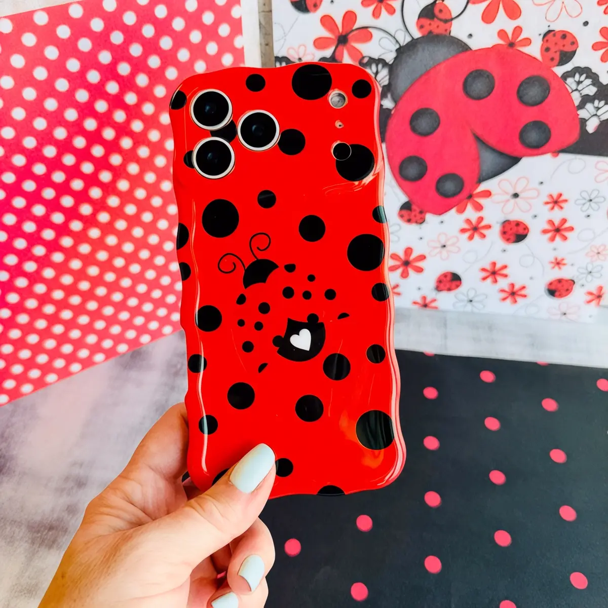 Ladybug Wavy Luxe Magsafe Case For Iphone 1