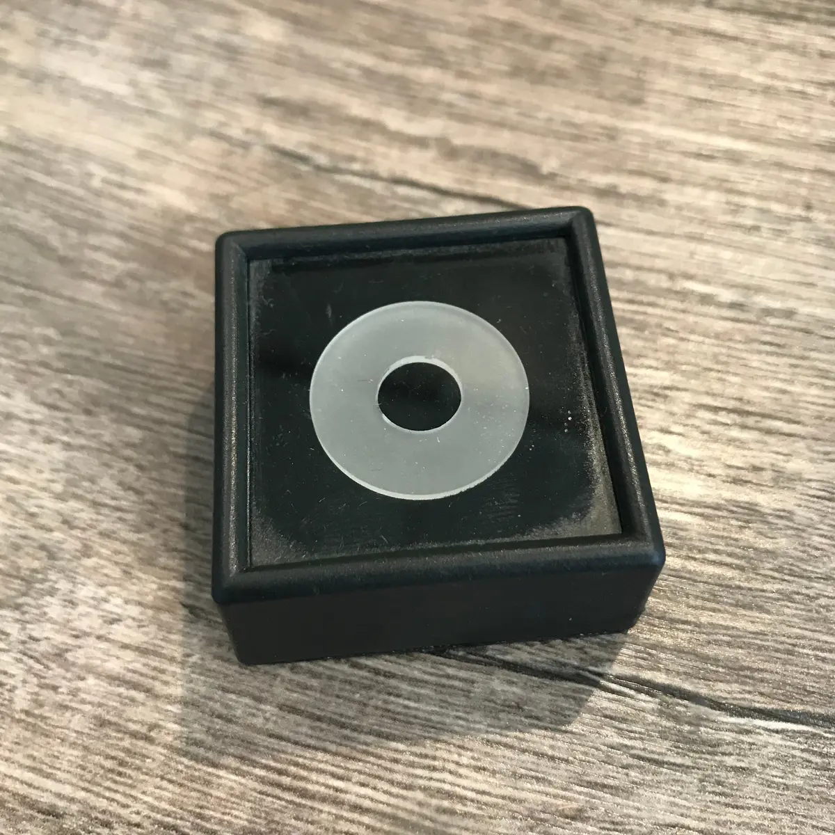 Donut-Shaped Sapphire Dish Insert 1