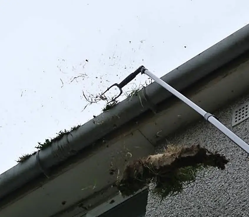 Skyvac®️ Action Photo - Gutter Fork 1