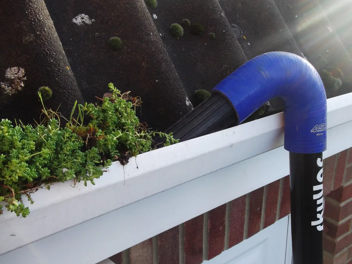 Skyvac®️ Action Photo - Gutter Close Up 2 1
