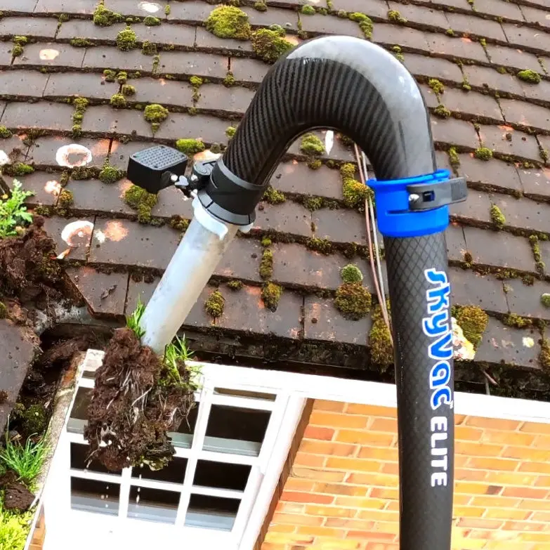 Skyvac®️ Action Photo - Gutter Close Up 3 1