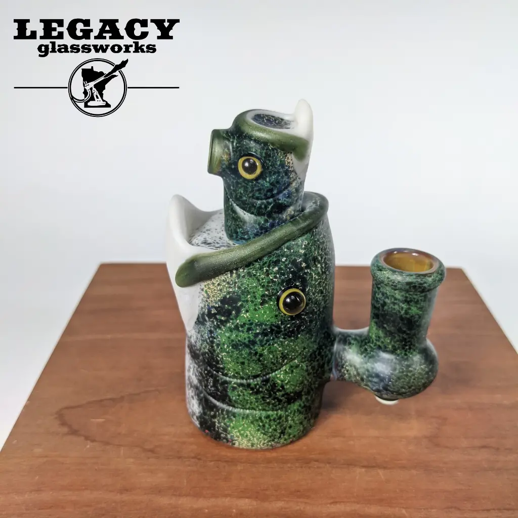 Trapper Studio Largemouth Bass Double Head Banger Hanger 1
