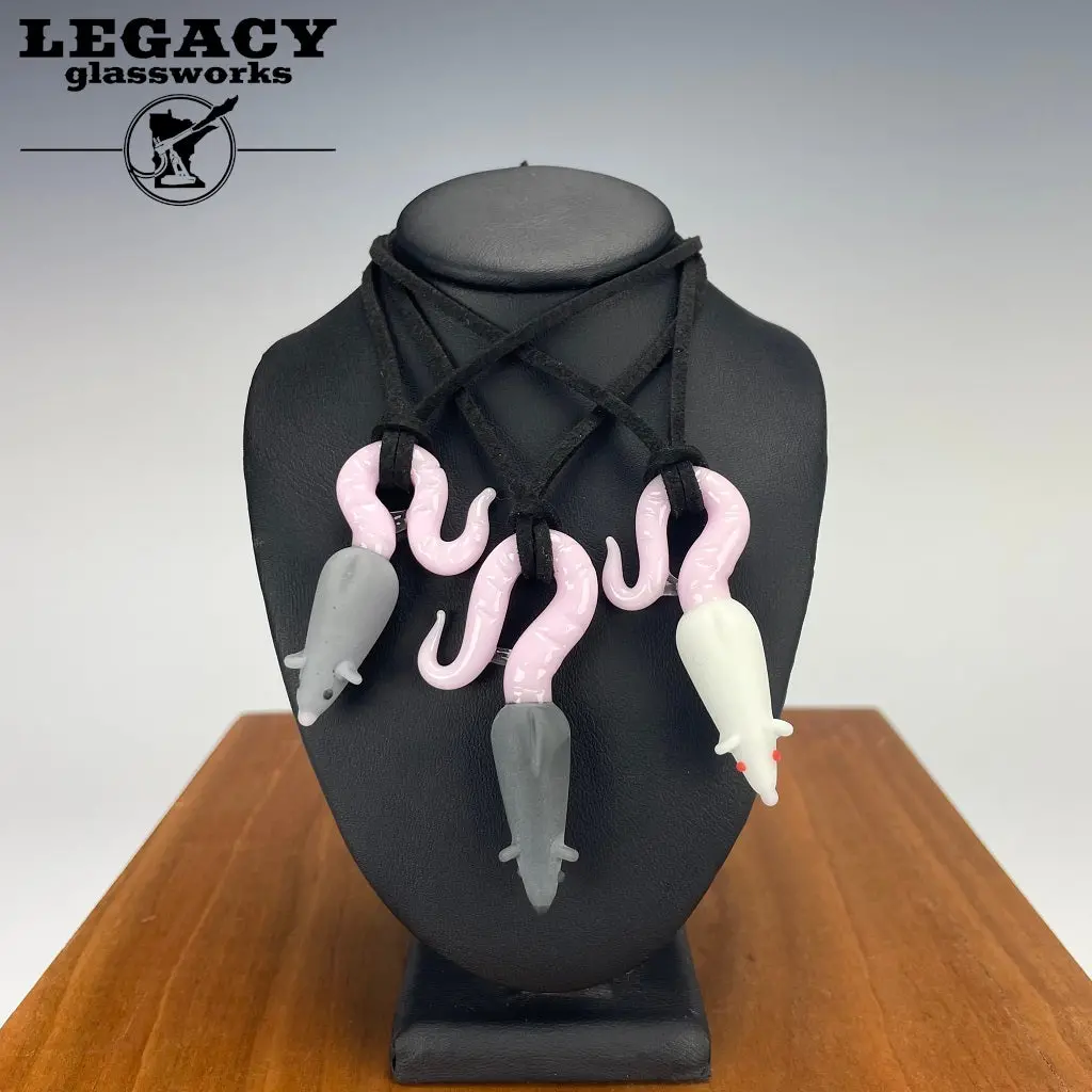 Groe Rat Pendants 1